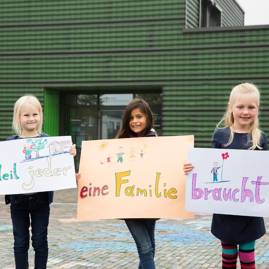 SOS-Familienzentrum Wilhelmshaven Das SOS-Familienzentrum Wilhelmshaven ist Begegnungsstätte für Kinder, Jugendliche und Erwachsene