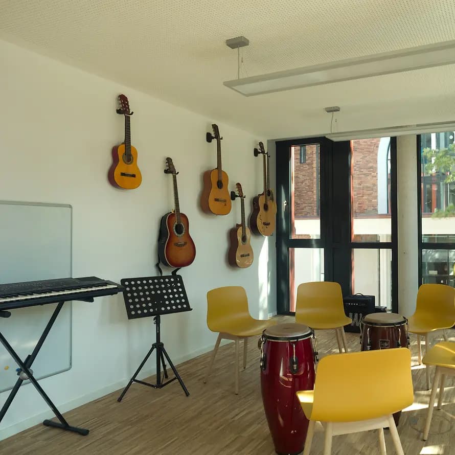 70242_SOS-KD-Hamburg_Ansicht_29072021_KlausFrahm_11.jpg Musikfördergruppe im SOS-Kinderdorf Hamburg