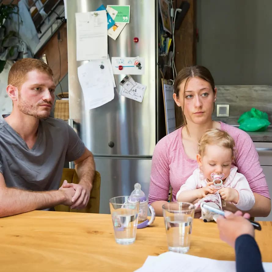 Was können Eltern tun, wenn sie sich überfordert fühlen? 69246_SOS-KD_Lausitz_FZ_Cottbus_ER-Modell-Shooting_1415082021_SebastianPfuetze-1619.jpg