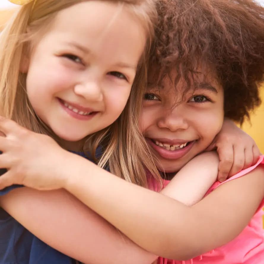 42870_iStock-gpointstudio_538346404.jpg Spenden für das SOS-Kinderdorf Lippe