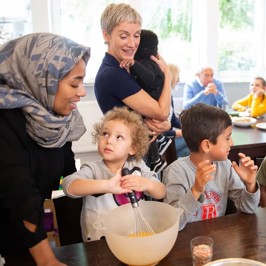 46875_KD_Hamburg_Mehrgenerationenhaus_Migrationshintergrund_Modelle_15092019_ChristinaKoerte_8455.jpg Arbeit mit Flüchtlingen