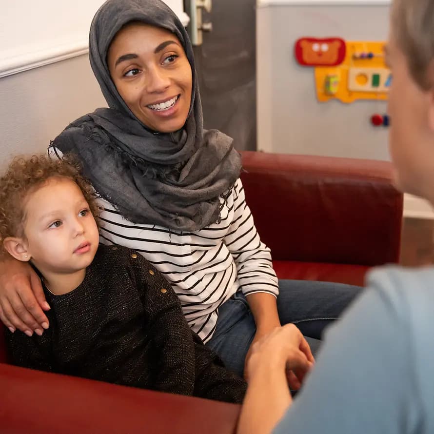 46841_KD_Hamburg_Mehrgenerationenhaus_Beratung_Spiele_Modelle_15092019_ChristinaKoerte_7409.jpg SOS-Familientreff Laubsdorf / Neuhausen
