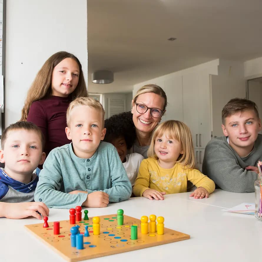 53183_SOS-KD-Lippe_Modell-Shooting_SebastianPfütze_Sept-2020_5099.jpg Wohnen im SOS-Kinderdorf Düsseldorf