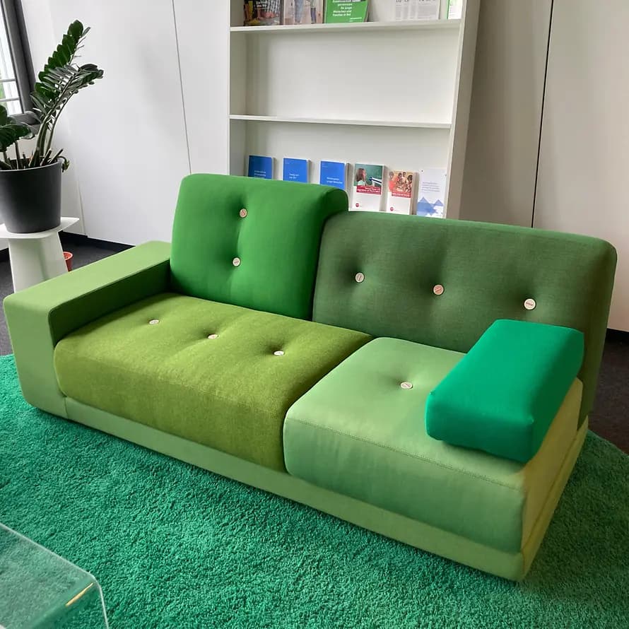 KD_Hamburg_grünes_Sofa.jpg Auf dem grünen Sofa mit...
