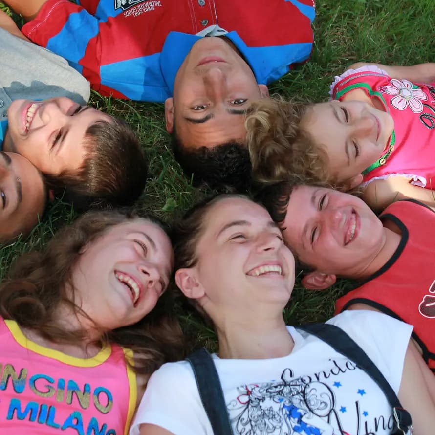 47372_CV_Tirana_Albania_adam_193310_SOSInternational.JPG Beteiligung im SOS-Kinderdorf Sachsen