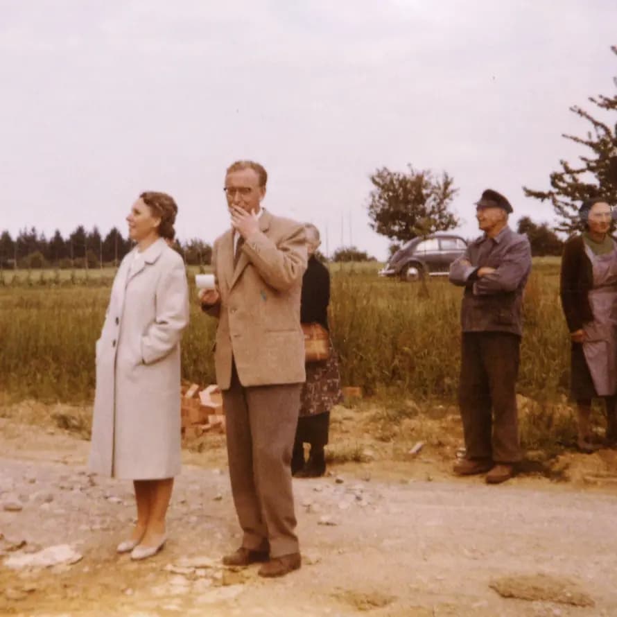 90066_KD_Wuerttemberg_Regine Frost_Regine's mom and uncle at the SOS richtfest.jpg 90066_KD_Wuerttemberg_Regine Frost_Regine's mom and uncle at the SOS richtfest.jpg