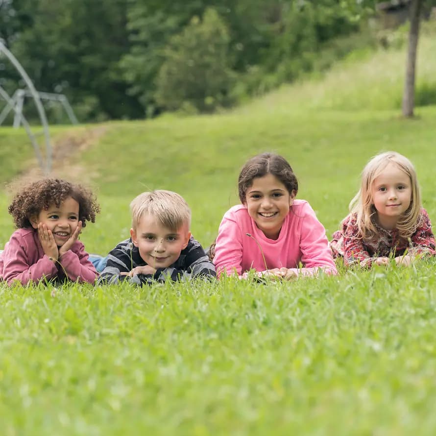 44250_SOS-KD_Image-Shooting_12.06.2019_MaximilianGeuter_0878.jpg Herzlich Willkommen