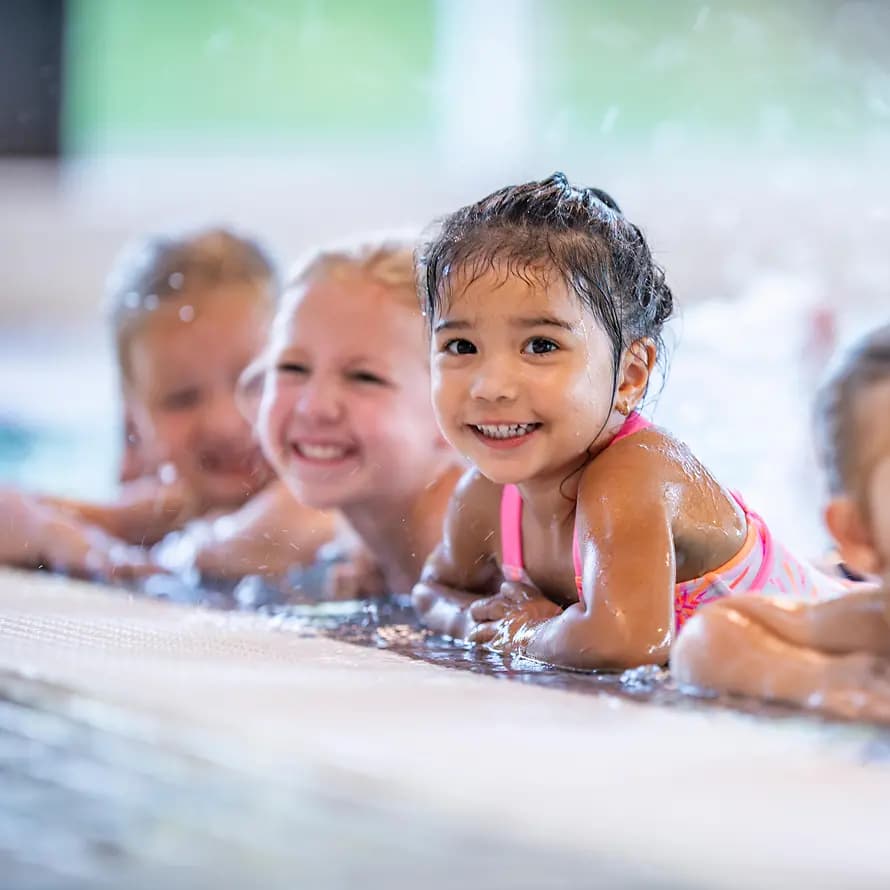 SCHWIMMUNTERRICHT_iStock-1048821252 SCHWIMMUNTERRICHT_iStock-1048821252