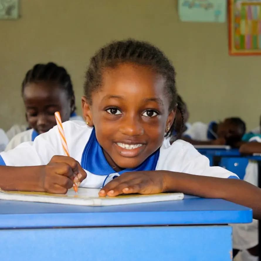 SOS-Kinderdorfkind in Liberia In den SOS-Kinderdorf-Schulen erhalten Kinder Bildung für ein eigenständiges Leben