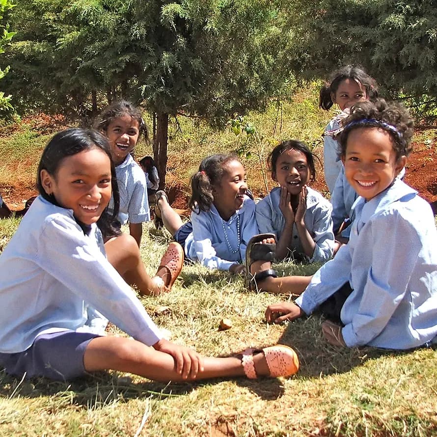 SOS-Kinder in Madagaskar Schulkinder aus dem SOS-Kinderdorf Vontovorona in Madagaskar