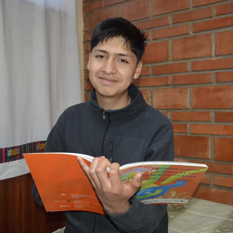 Rodrigo liest Rodrigo ist Wissbegierig