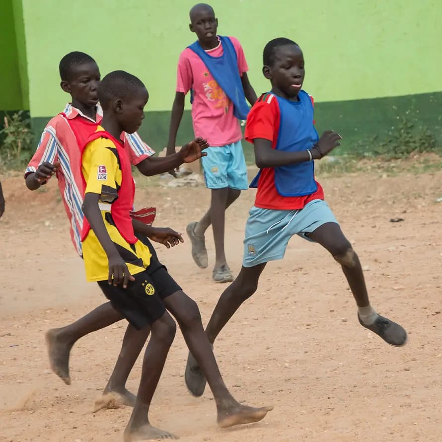 SOS-Kinder im Südsudan SOS-Kinderdorf hilft Kinder, Jugendlichen und ihren Familien in Not
