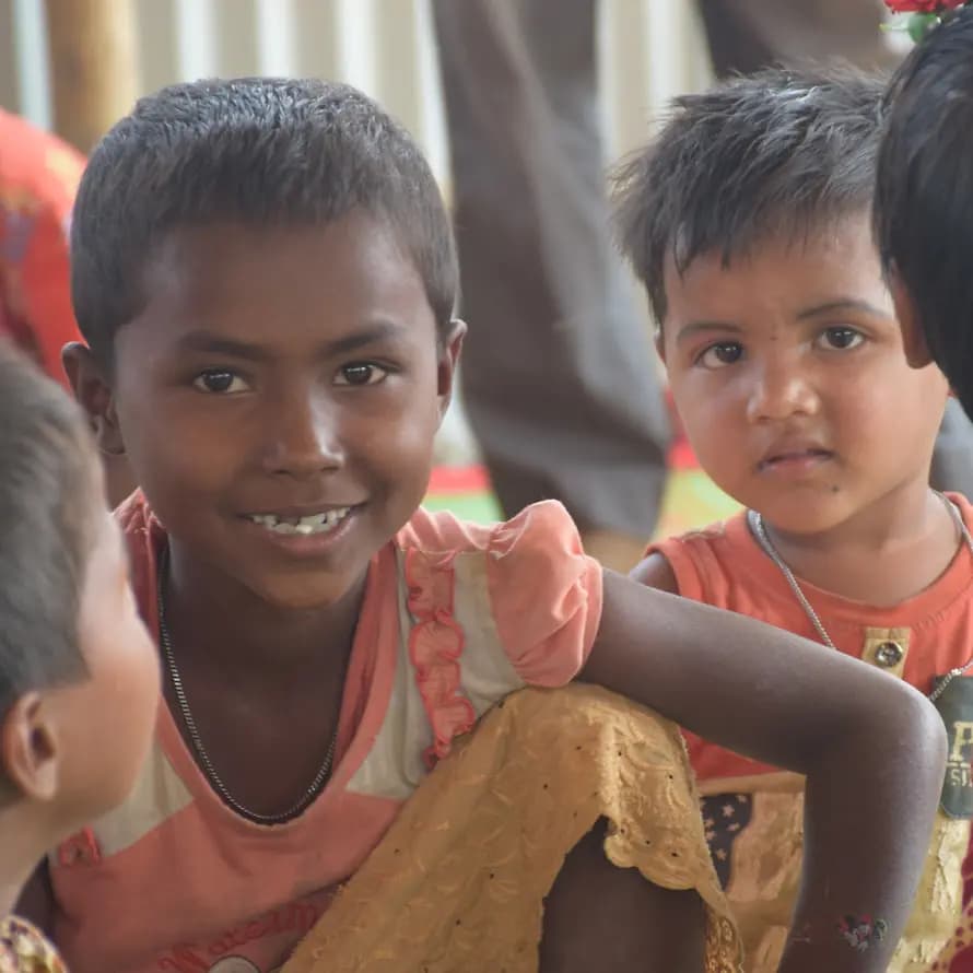 SOS-Kinder in Bangladesch SOS-Kinderdorf in Bangladesch unterstützt notleidende Menschen