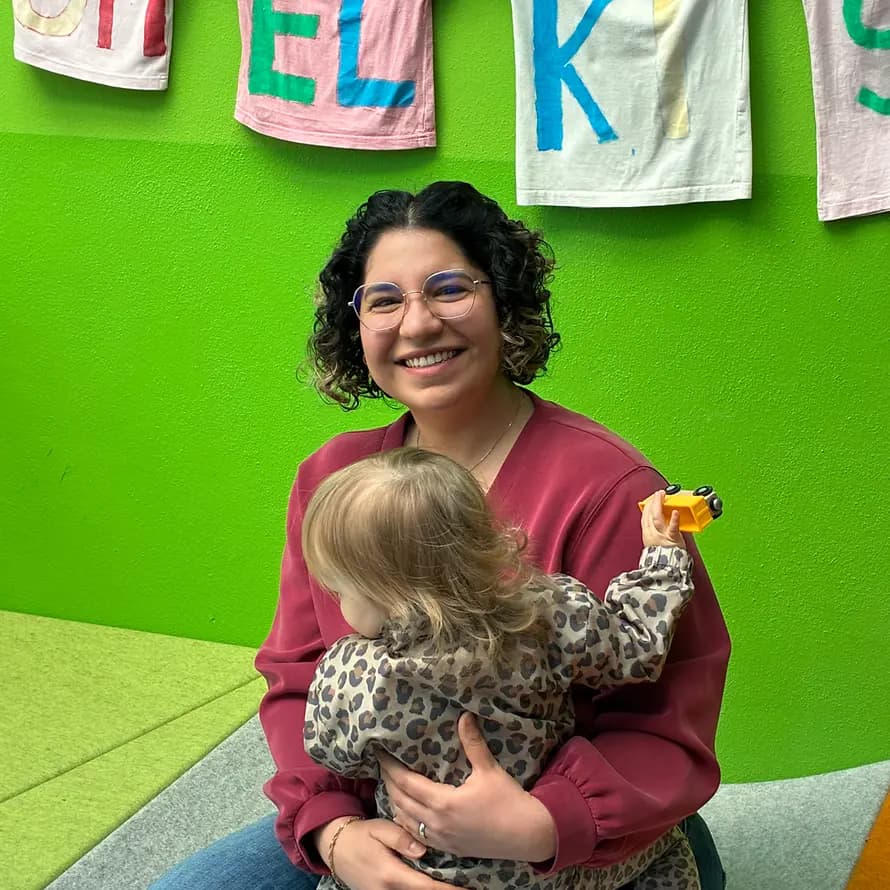 124711_KD_Augsburg_Mitarbeiterin_2026-04-22_Reyhane Norouzi_2.jpeg 124711_KD_Augsburg_Mitarbeiterin_2026-04-22_Reyhane Norouzi_2.jpeg