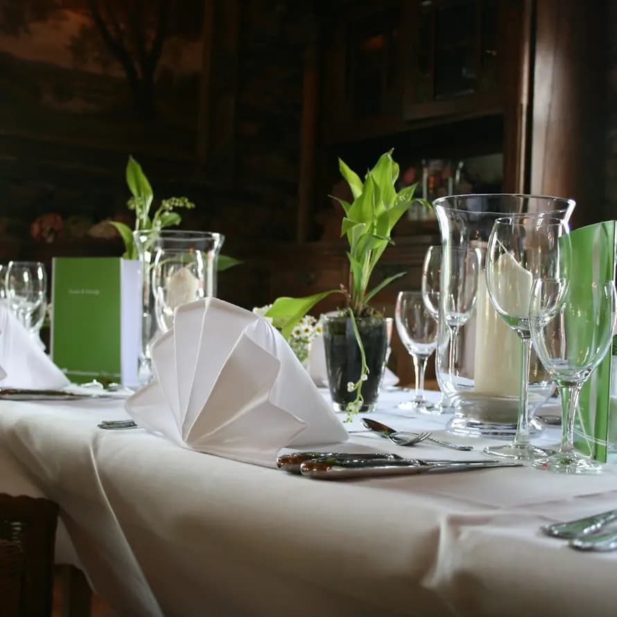 Hochzeit Tisch weiß.jpg Hochzeit Tisch weiß.jpg