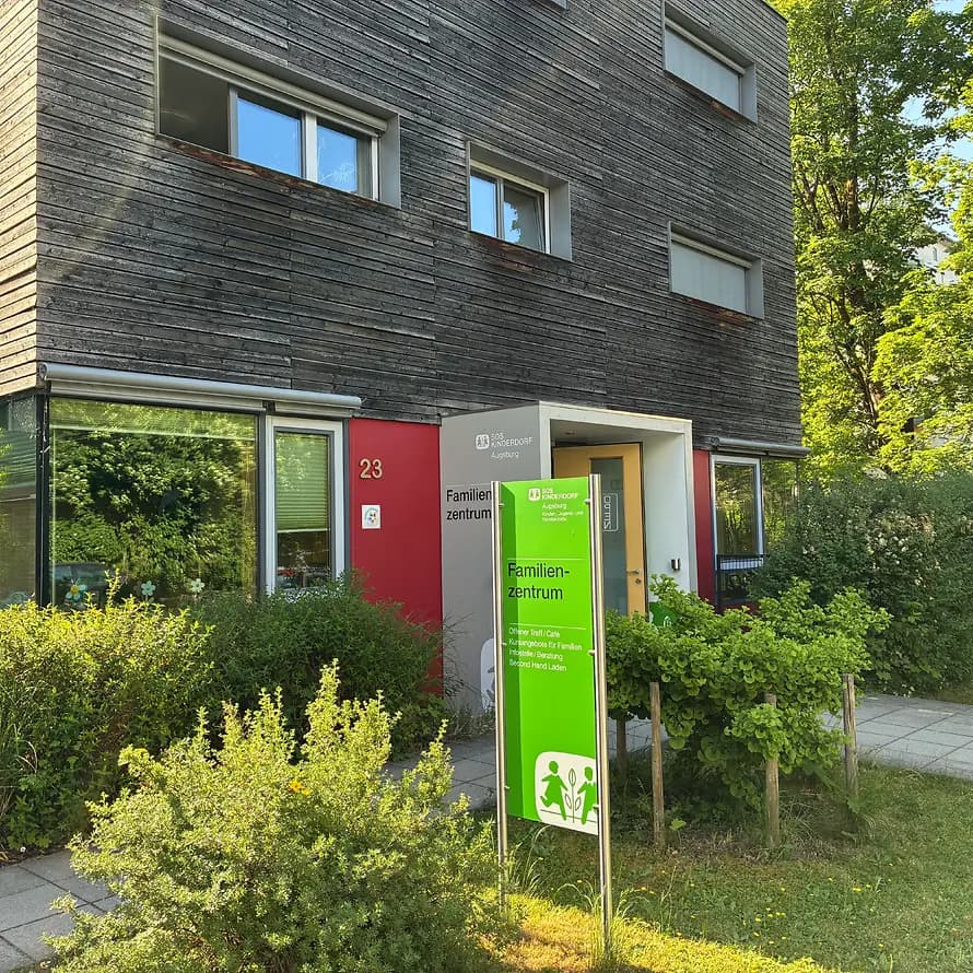 125363_KD_Augsburg_Familienzentrum_außen_2.jpeg Familienzentrum Augsburg - Außenansicht