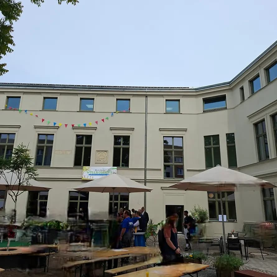 125398_KD_Sachsen-Anhalt_CafePusteblume_Foto 1 Außenansicht.jpg Café Pusteblume Außenansicht