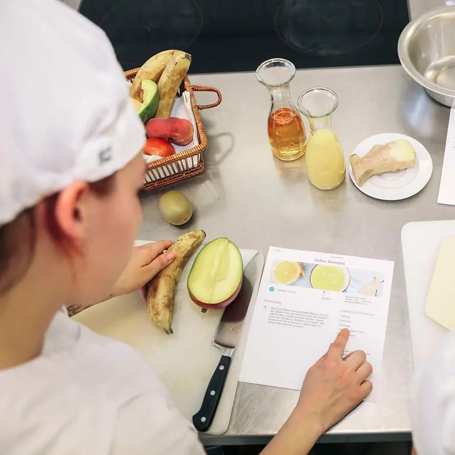 jetzt 51845 Ausbildung Fachkraft im Gastgewerbe (Reha)