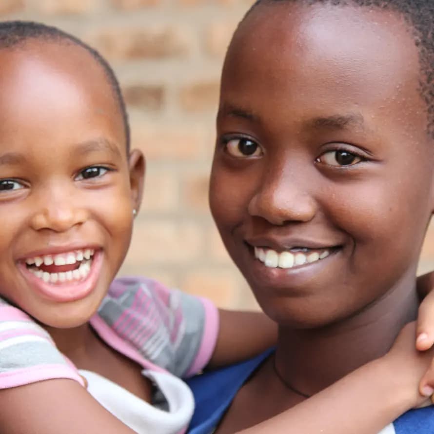Darléne lebt mit vielen anderen Kindern im SOS-Kinderdorf Bujumbura Darléne lebt mit vielen anderen Kindern im SOS-Kinderdorf Bujumbura