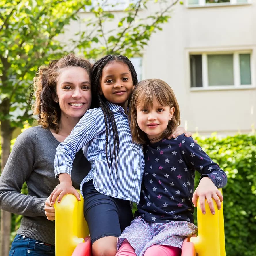 43572_SOS-KD-Berlin-Hellersdorf_Shooting_SebastianPfütze_23.05.2019_3564.tif Kinder bei SOS-Kinderdorf