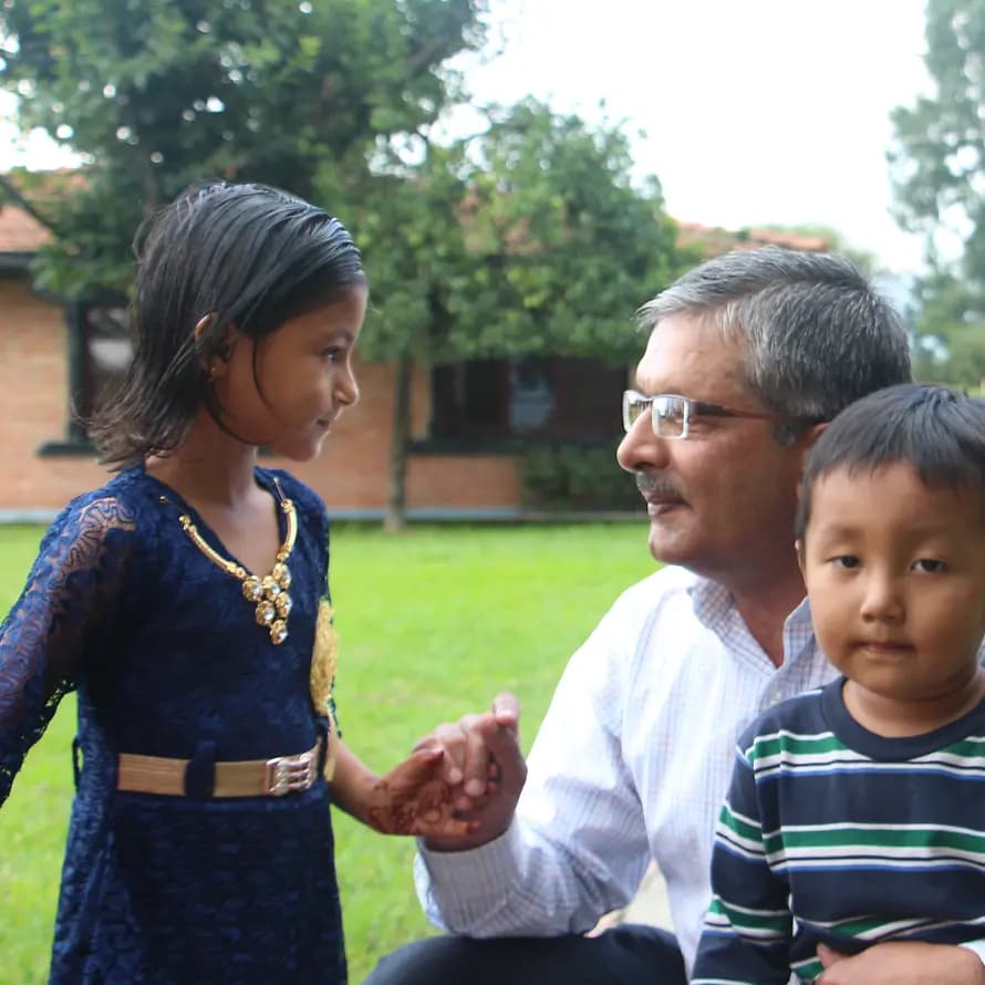 SOS-Kinderdorfleiter in Nepal SOS-Kinderdorf hilft in Nepal auch nach der Katastrophe