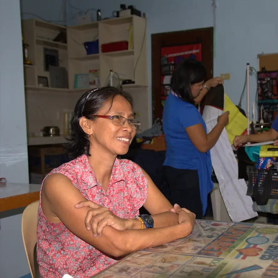 SOS-Familienstärkungsprogramm auf den Philippinen SOS-Kinderdorf auf den Philippinen hilft notleidenden Kindern und ihren Familien