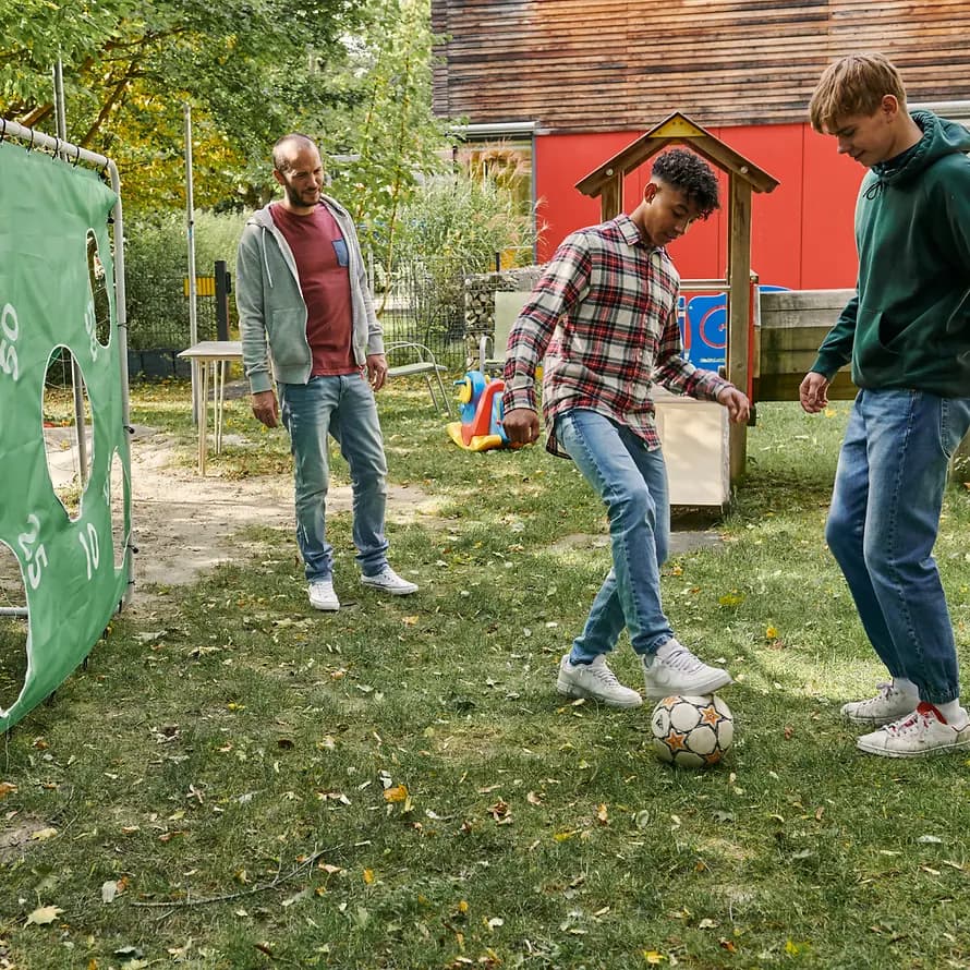 Fußball spielen Fußball spielen