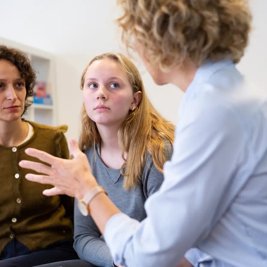 47132_KD_Hamburg_Beratungssituation_Modelle_18092019_ChristinaKoerte_0748.jpg Beratung bei SOS-Kinderdorf
