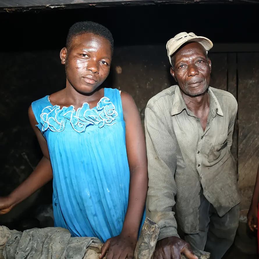 Nyaaba und seine Töchter SOS-Kinderdorf Ghana hilft notleidenden Familien in der Corona-Krise