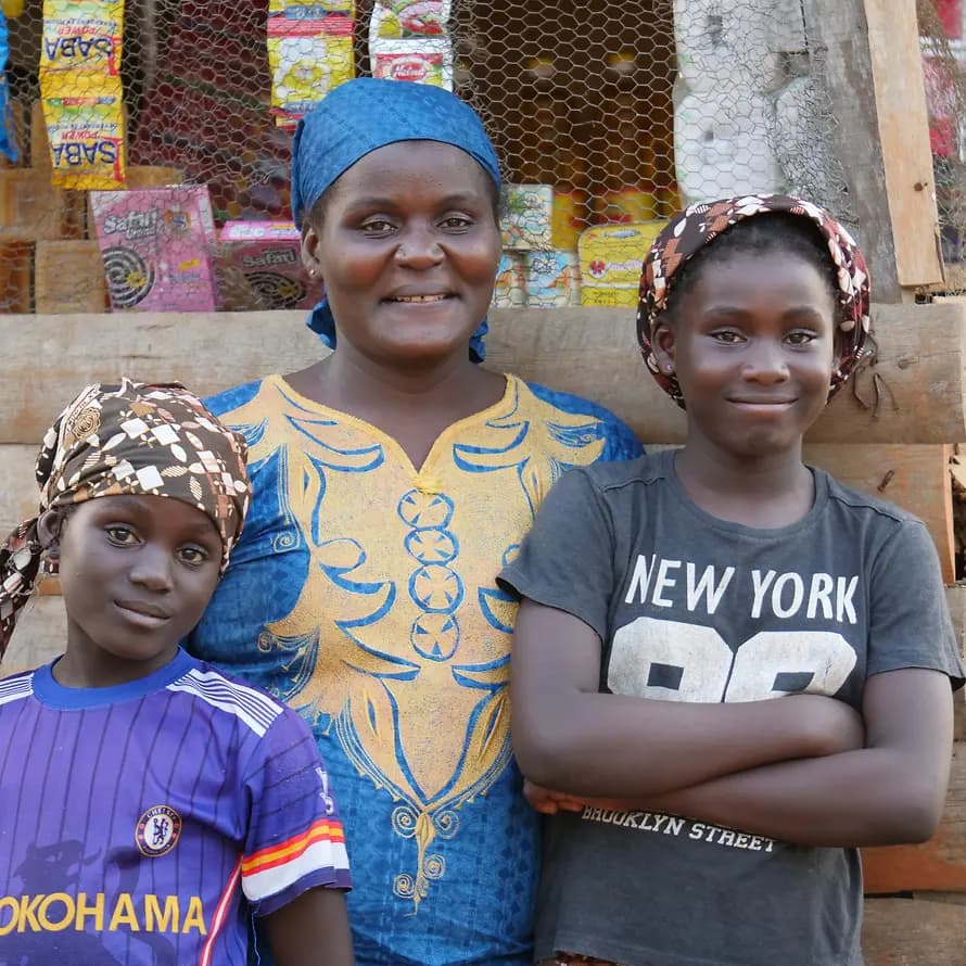 FSP in Kamerun - Assanatou und ihre Töchter Das SOS-Familienstärkungsprogramm in Kamerun hilft notleidenden Familien
