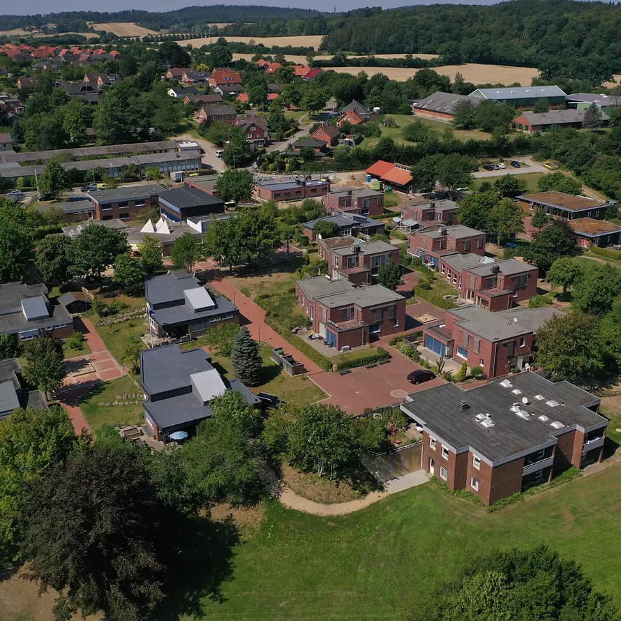 SOS-Kinderdorf Lütjenburg Das SOS-Kinderdorf Lütjenburg gibt Kindern ein neues Zuhause
