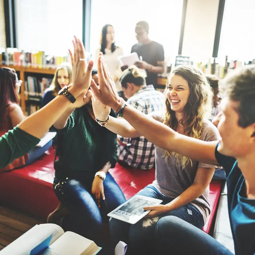 44978_shutterstock_403790431_Rawpixel.jpg Unterstützung: Schulsozialarbeit an Göppinger Schulen