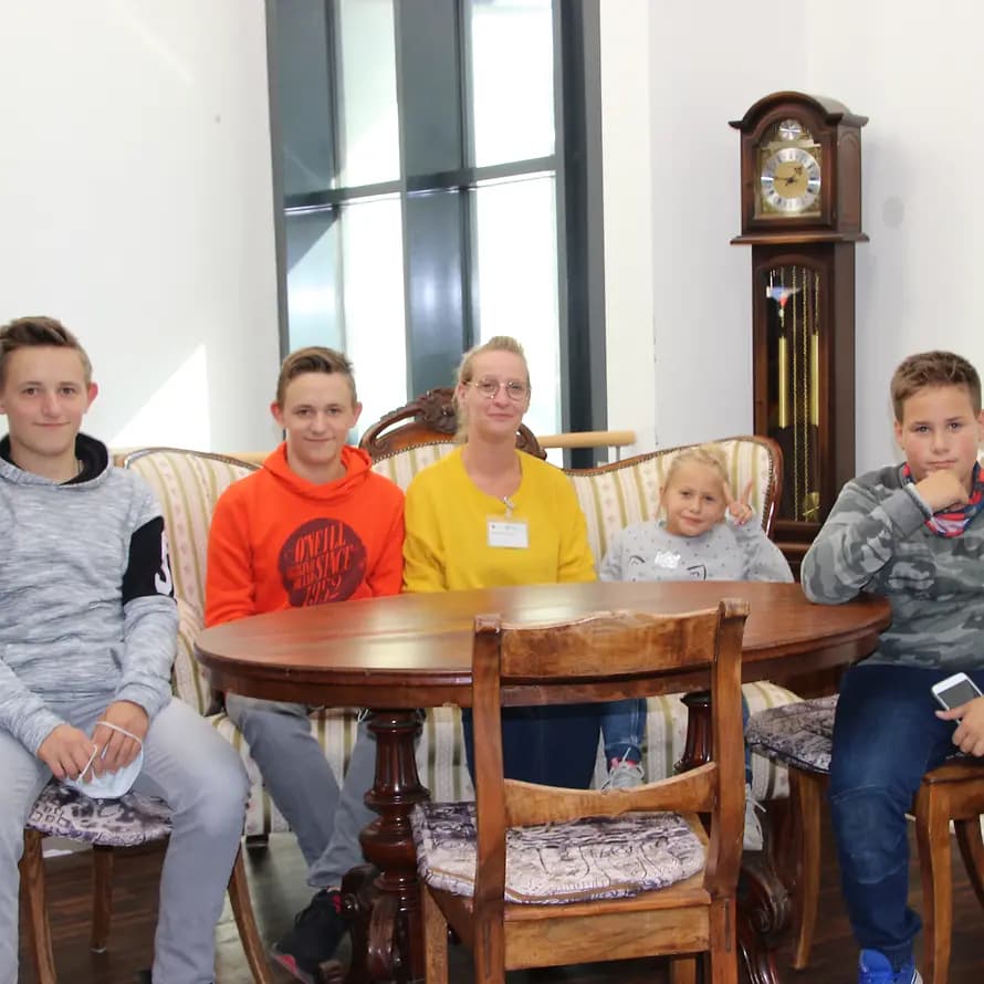 Alle an einem Tisch Das SOS-Mütterzentrum feiert 40. Geburtstag