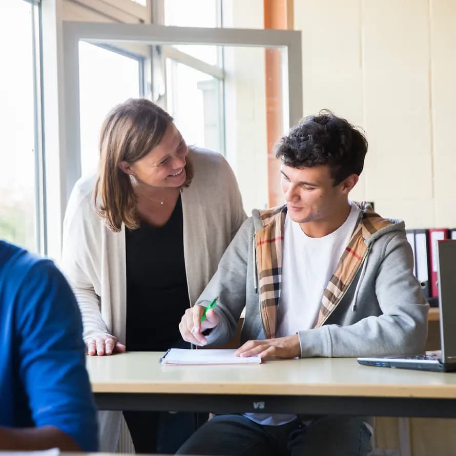 Bildung im Blick SOS-Kinderdorf setzt sich für Bildung für Kinder und Jugendliche ein